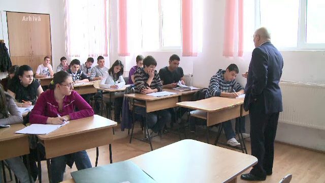 400.000 de bugetari ar putea avea salarii mai mari din august. Cat va primi in plus un rezident care azi castiga 1700 de lei