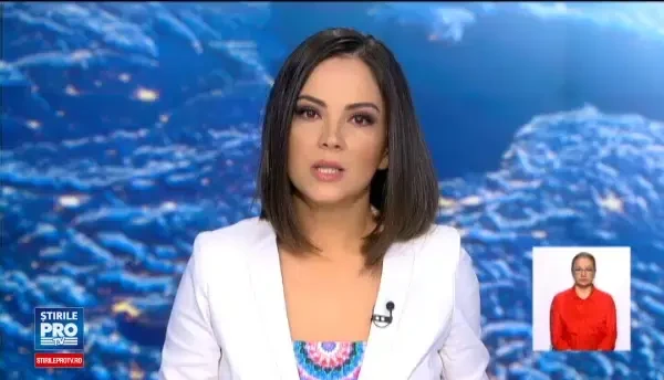 Mobilizare in Vama Veche pentru refacerea plajei. O viitura puternica a lasat in urma un crater urias de 2 metri adancime