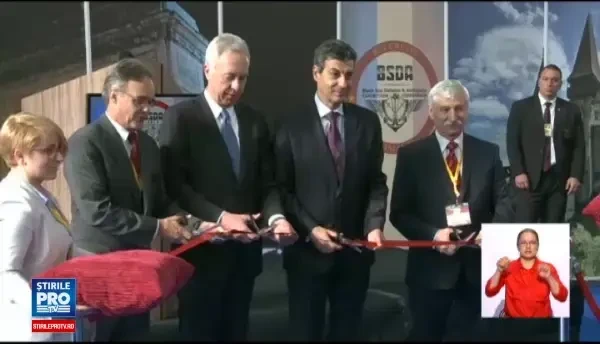 Cele mai noi tehnologii militare, intr-o expozitie impresionanta la Aeroportul Baneasa din Bucuresti. Armele expuse