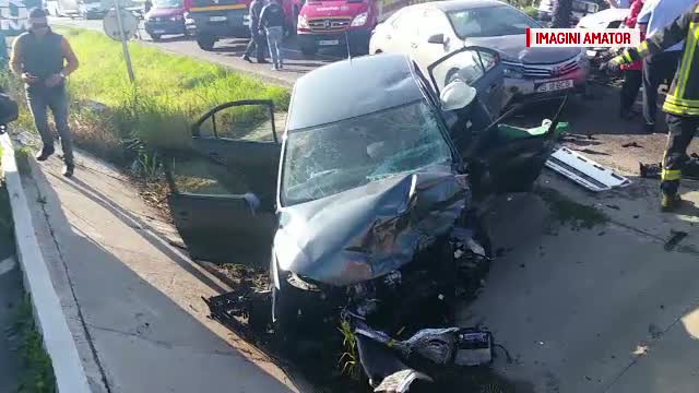 Grav accident in lant la intrarea in Iasi. O tanara de 25 de ani a murit, iar trei barbati sunt in stare grava la spital