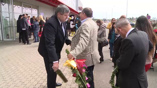 Masuri de securitate ca la aeroport la festivitatea de absolvire a medicinistilor din Arad: "Sunt multi studenti arabi"