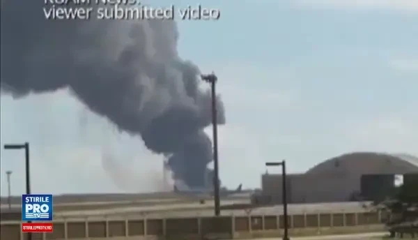 Un bombardier B-52 s-a prabusit la o baza aeriana americana din Pacific. Imagini de la locul accidentului. VIDEO