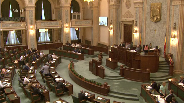 Cererea de reexaminare a lui Iohannis privind legea care elimina 102 taxe, respinsa si de Camera Deputatilor