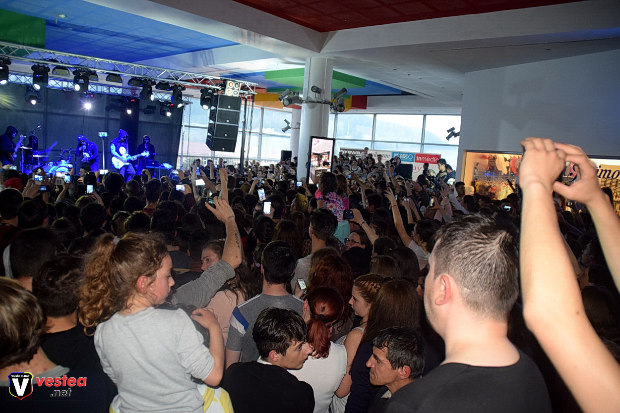 DOSAR PENAL dupa concertul Carla's Dreams, de la Piatra Neamt. Anchetatorii cerceteaza conditiile de organizare a concertului