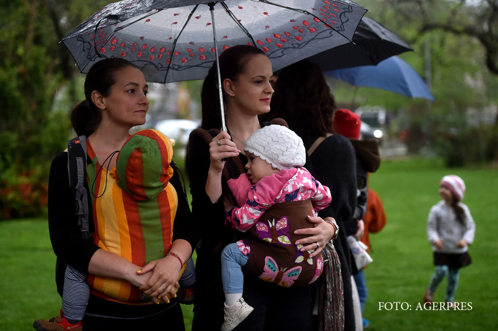 Cand vor fi platite indemnizatiile marite pentru mame. Avertismentul ministrului Muncii privind pensiile