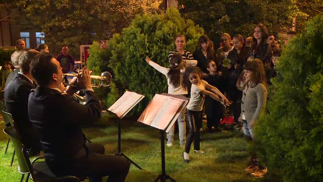 Noaptea Muzeelor 2016: sute de mii de romani au vizitat institutiile de cultura din toata tara. "A meritat din plin!"