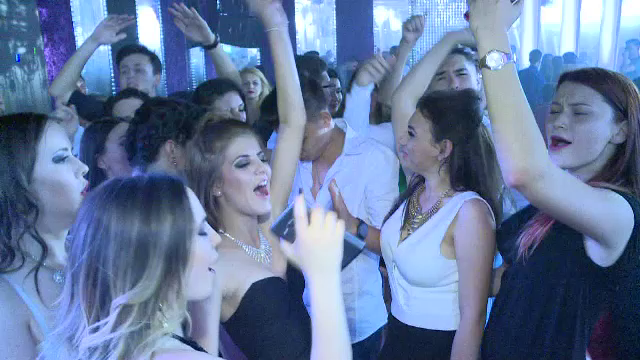 Tinerii cu numele de Constantin sau Elena au petrecut sambata noaptea in club. Ce cadouri au primit sarbatoritii