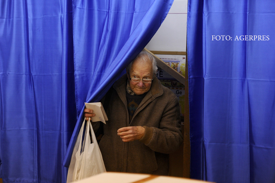 Ministerul de Interne scoate peste 1.500 de romani de pe listele de alegatori. Se fac verificari si la "centenari"