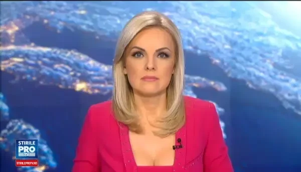 S-au trezit cu masina la masa, in mijlocul restaurantului. Explicatia uluitoare a soferitei care a produs accidentul