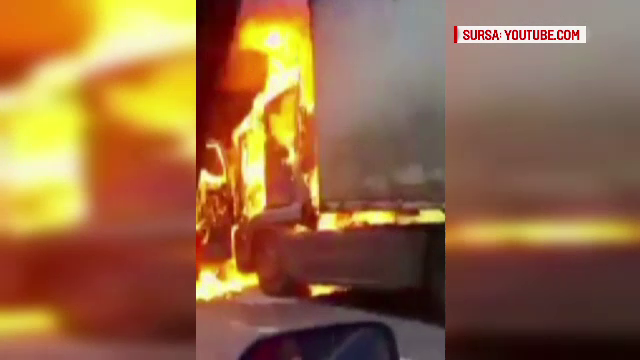 Incendiu violent pe Valea Oltului. Cabina unui TIR a izbucnit in flacari, iar soferul s-a salvat in ultima clipa