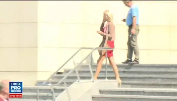 Ex-nora fostului sef al SRI isi cere dreptatea in instanta. Femeia sustine ca i-a fost sabotata masina in parcare