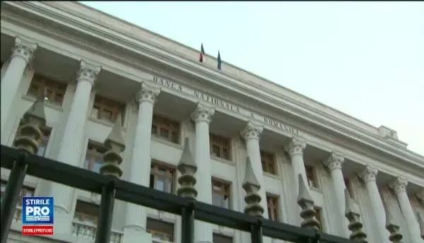 Obtinerea unui credit ar putea deveni o misiune si mai dificila. Romanii vor fi verificati de inclusiv pe Facebook si Google