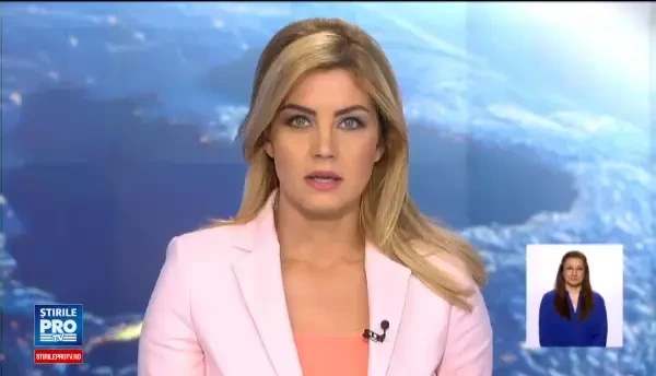 Doua gospodarii, cuprinse de flacari in Suceava. A fost nevoie de interventia a sapte autospeciale