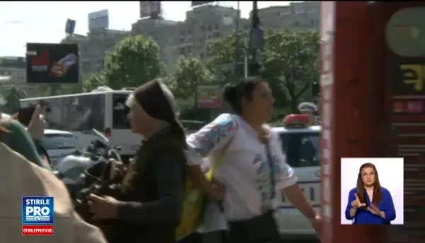 Razie a politiei pentru a-i sanctiona pe pietonii care traverseaza pe rosu. Scuzele ridicole ale celor amendati