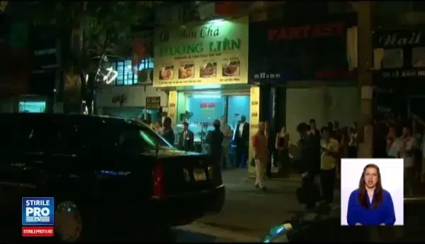 Barack Obama a luat cina la un restaurant modest din Vietnam. Costul total: 6 dolari