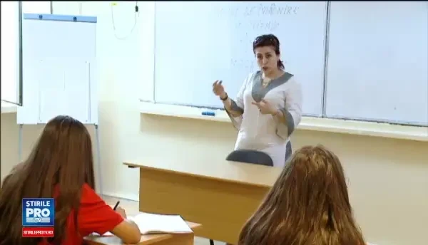 Ce inseamna invatamant profesional-dual. Solutia prin care elevii scolilor profesionale se pot specializa la locul de munca