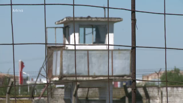 Tanarul de 25 de ani care a evadat din arestul Politiei Capitalei a fost prins. Ce a facut imediat dupa ce s-a vazut liber