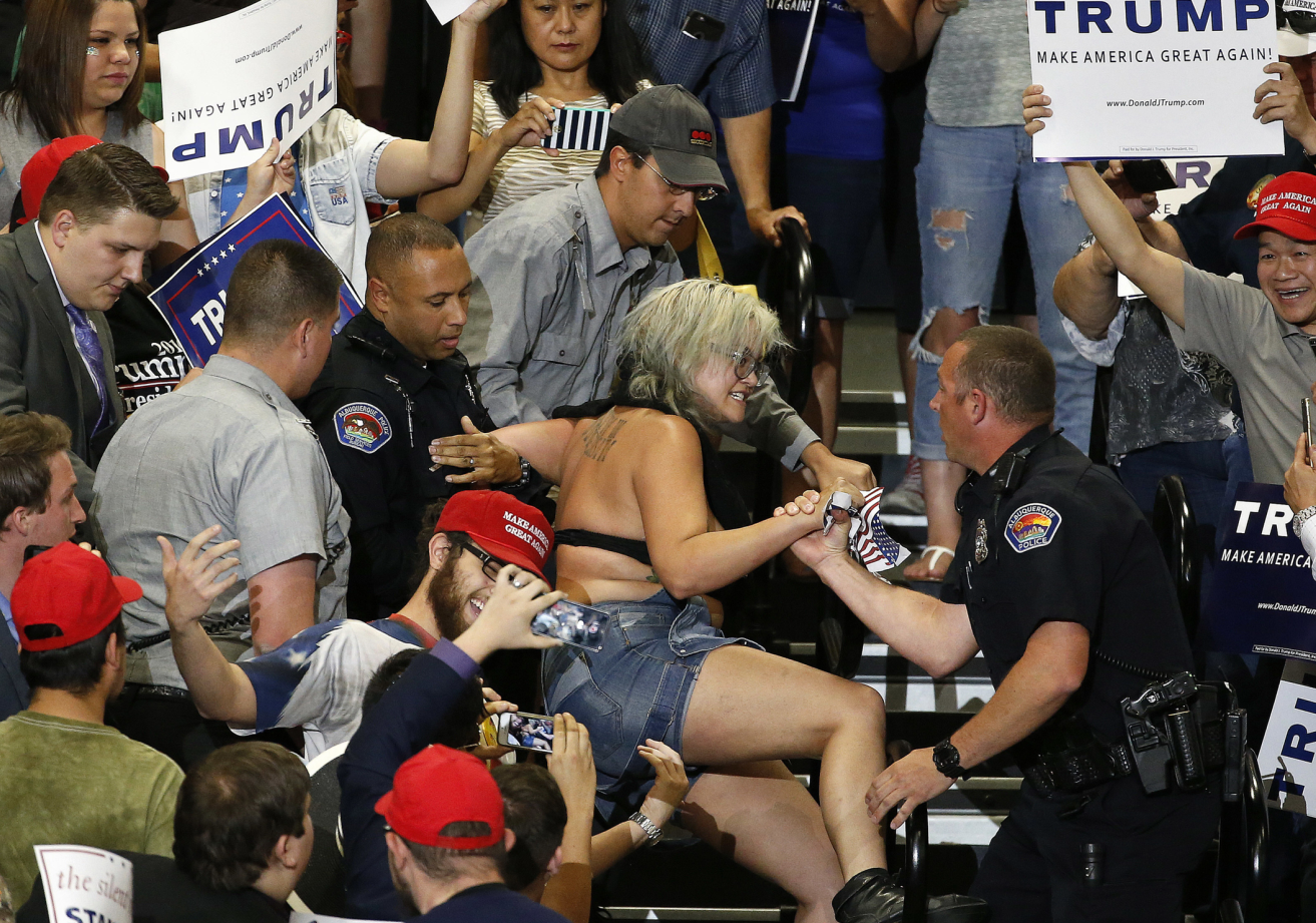 proteste anti Donald Trump