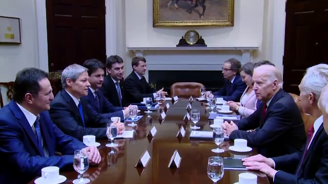 "SUA se asteapta sa continuam lupta impotriva coruptiei". Ce a discutat Dacian Ciolos cu vicepresedintele SUA, la Washington