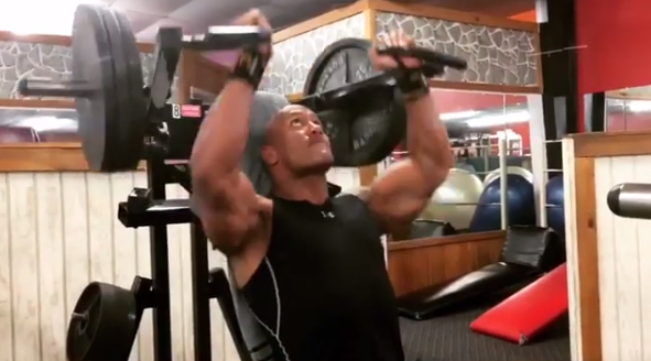 Cum se pregateste The Rock pentru rolul din Fast & Furious 8. Dieta cu 6.000 calorii pe zi si antrenamente dure