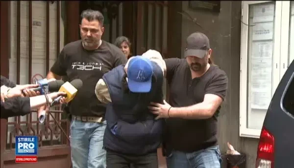 Tanarul de 25 de ani care a evadat din arestul Politiei Capitalei a fost prins. Ce a facut imediat dupa ce s-a vazut liber