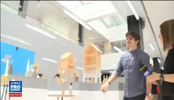 Creatorii romani au ajuns sa decoreze casele strainilor. Lampa lui Dragos, vanduta in toata lumea dupa un viral pe internet