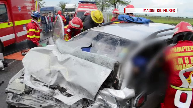 Accident in Mures soldat cu doi morti si trei raniti. Un autoturism a intrat pe contrasens, lovind frontal un TIR