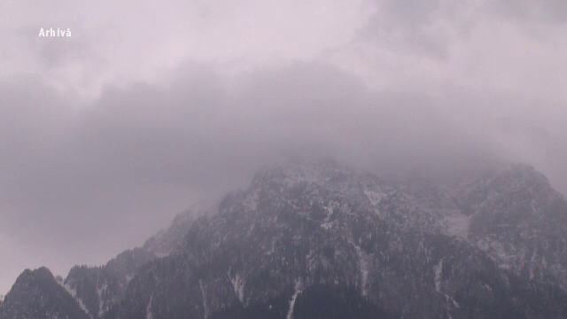 Risc insemnat de avalanse in Muntii Bucegi. Motivul pentru care Pestera Ialomitei a fost inchisa