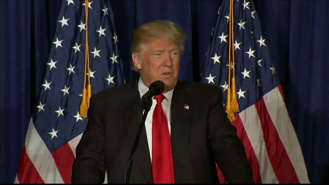 Hillary, la CNN: "Am ametit si mi-am pierdut echilibrul o clipa". Declaratia medicilor in privinta starii ei de sanatate