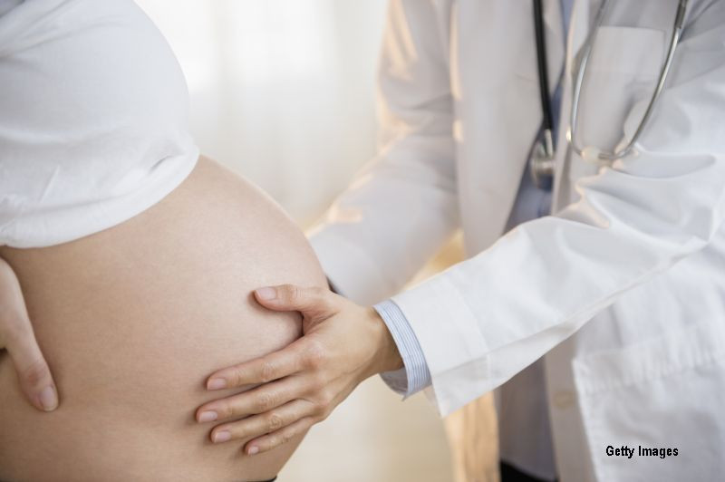 Medic din Hunedoara, acuzat ca nu ar fi vrut sa asiste o gravida la nastere. "Daca moare acuma, eu ma ocupt"
