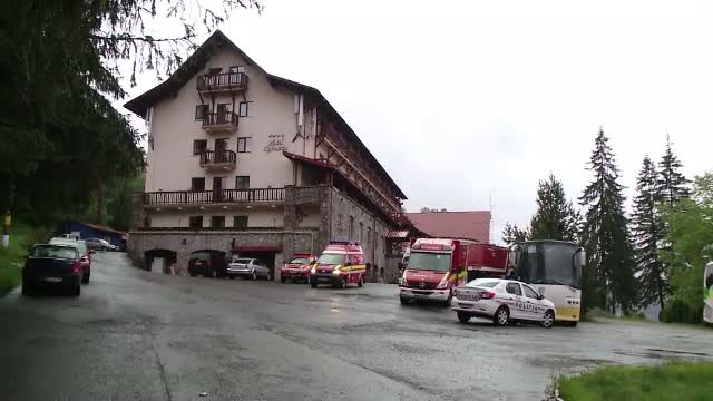 Incendiu la un hotel de 4 stele din Predeal. 120 de turisti au fost evacuati, iar doua femei au avut nevoie de ingrijiri