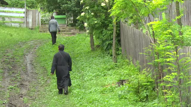 Disperat ca sotia l-a parasit un barbat din Vaslui s-a sinucis. Ce le-a spus satenilor inainte de a comite gestul extrem