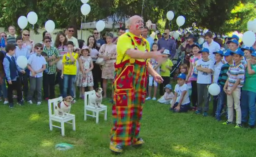 Distractie in curtea Palatului Elisabeta. Peste o mie de copii s-au simtit ca in povesti la petrecerea de Ziua Copilului