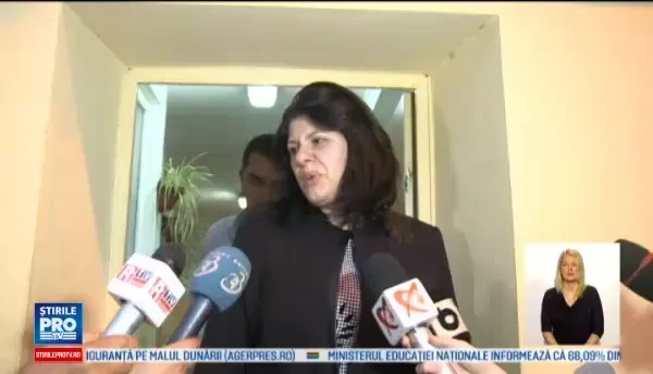 Flori Dinu, directoarea Hexi Pharma, a fost asteptata de sotul ei la iesirea din arest. Ce a declarat jurnalistilor