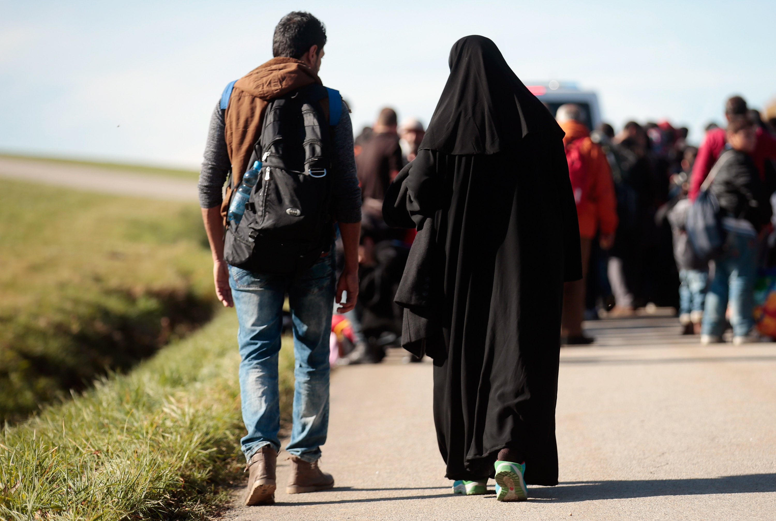 Un neonazist a fost arestat in Austria, dupa ce a amenintat ca ii ucide pe toti solicitantii de azil. Ce ascundea in casa
