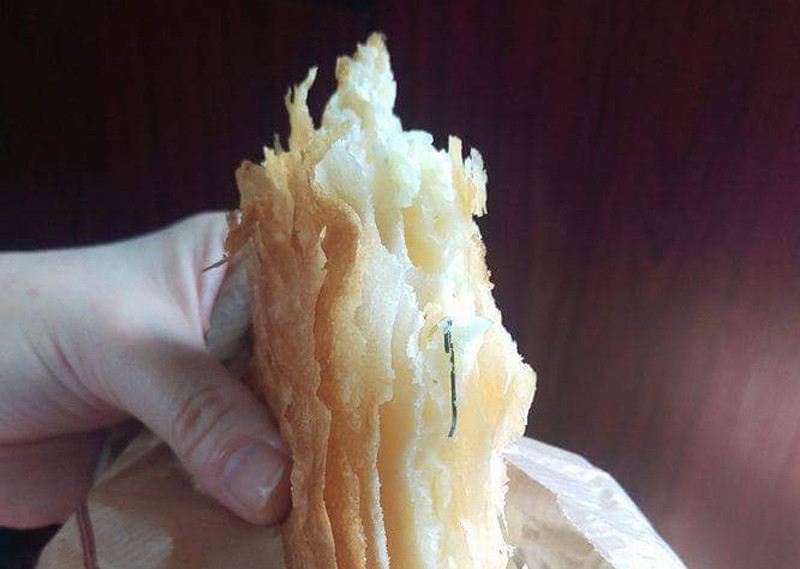 Ce a gasit o aradeanca intr-o merdenea. "Un astfel de obiect poate provoca rani serioase"