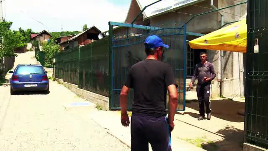 Un barbat a fost injunghiat in plina strada in orasul Stefanesti. Criminalul nu isi poate explica gestul