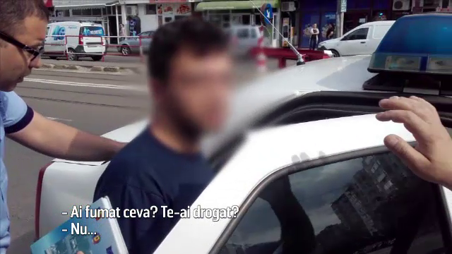 Un tanar a lesinat intr-o sala de jocuri, dupa ce ar fi fumat tigari cu canabis. Ce au descoperit politistii asupra lui