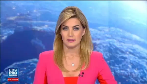 Sase ambulante SMURD chemate la o scoala din Capitala. Mai multi elevi au acuzat probleme respiratorii