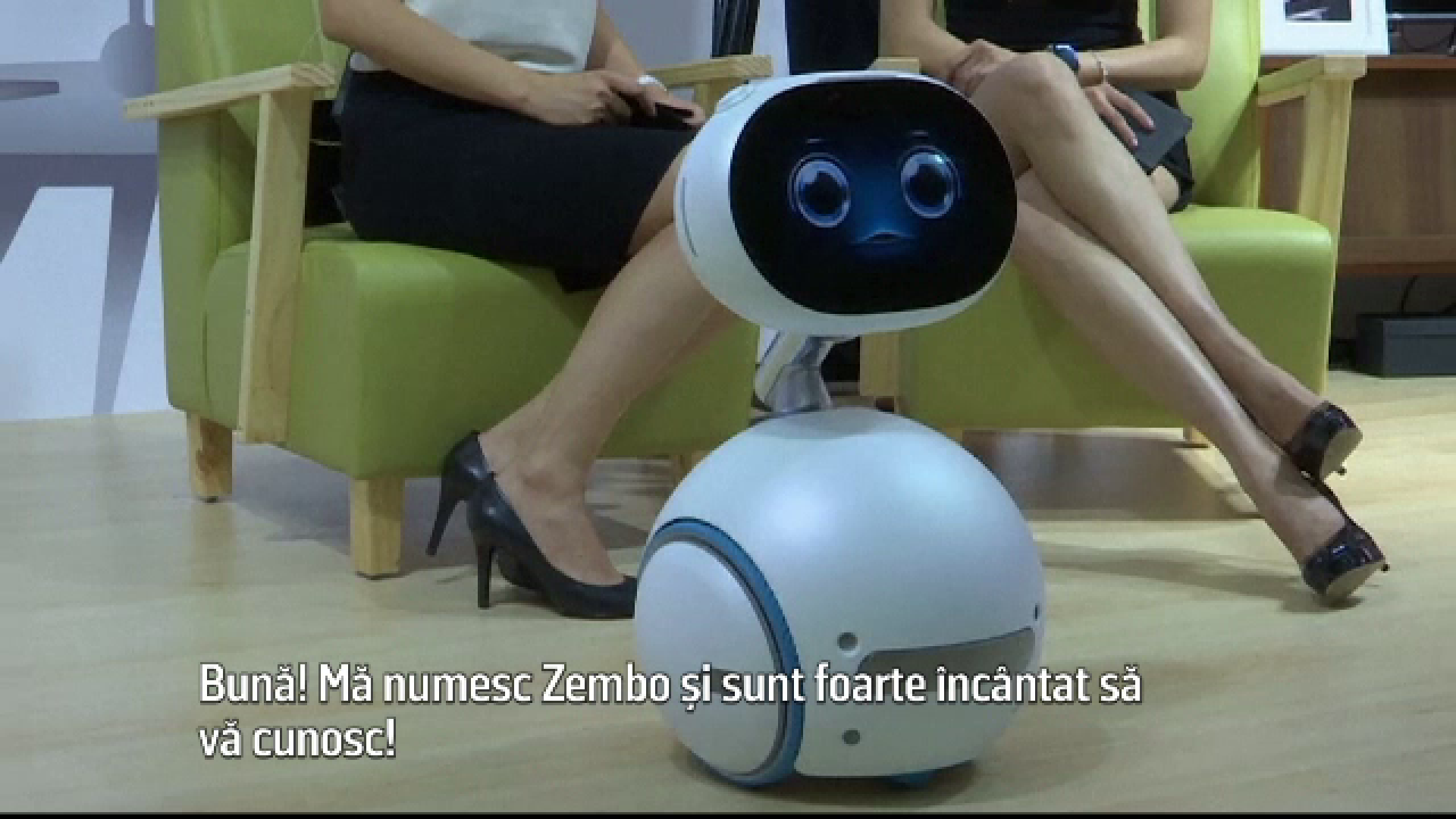 Robotul pentru familie care face senzatie la Targul de tehnologie din Taipei. Ce stie sa faca Zenbo