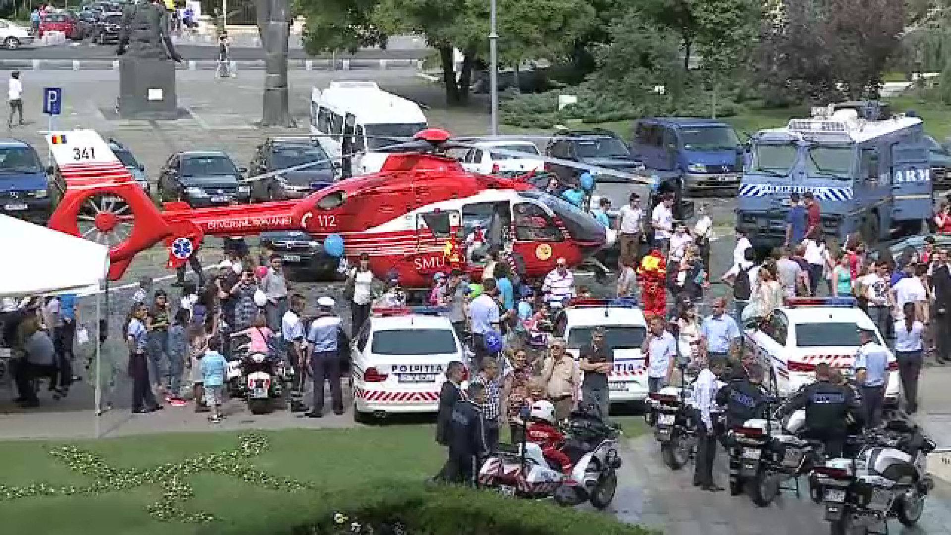 Mii de copii si-au petrecut ziua alaturi de politisti. Dragos Bucurenci li s-a alaturat agentilor MAI