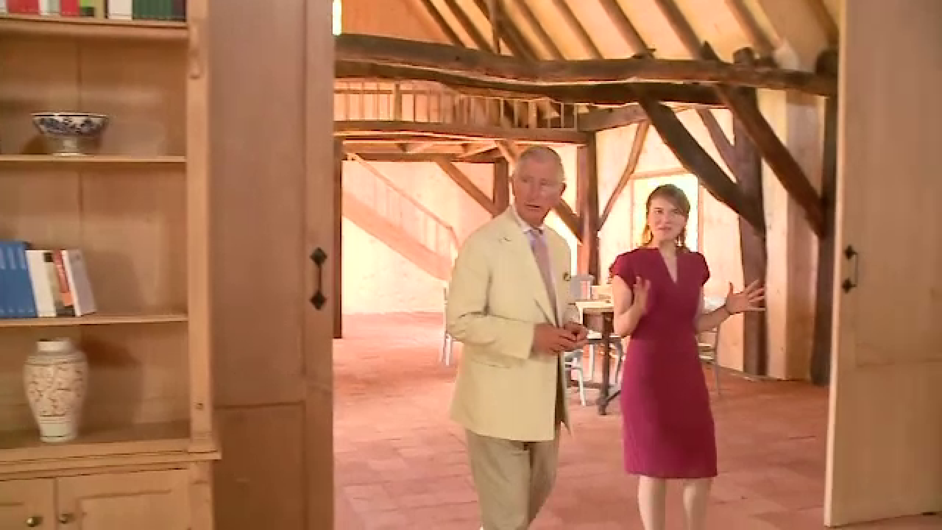 Centru de formare in mestesuguri traditionale romanesti, in casa Printului Charles din Viscri. "Peste 150 de oameni vin aici"