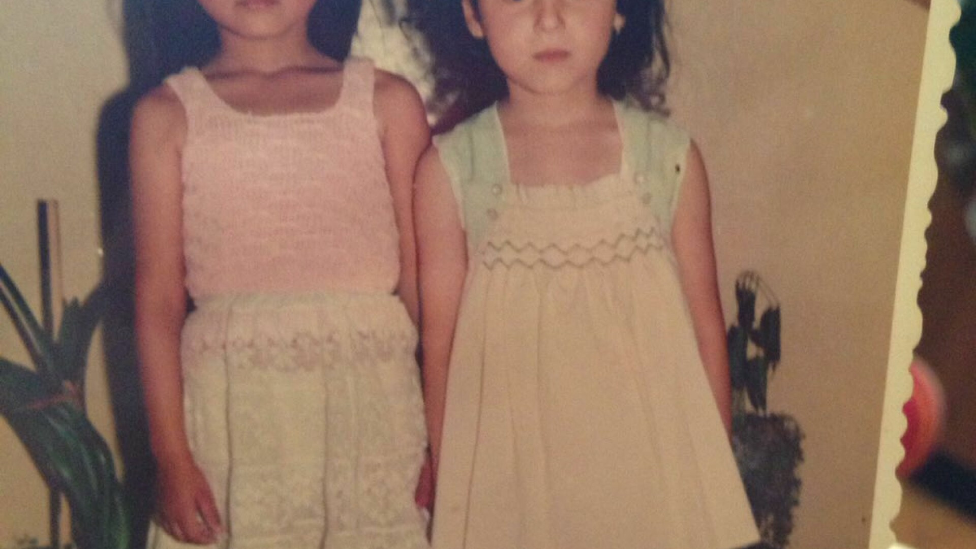 Ramona Pauleanu si sora ei Ana Maria