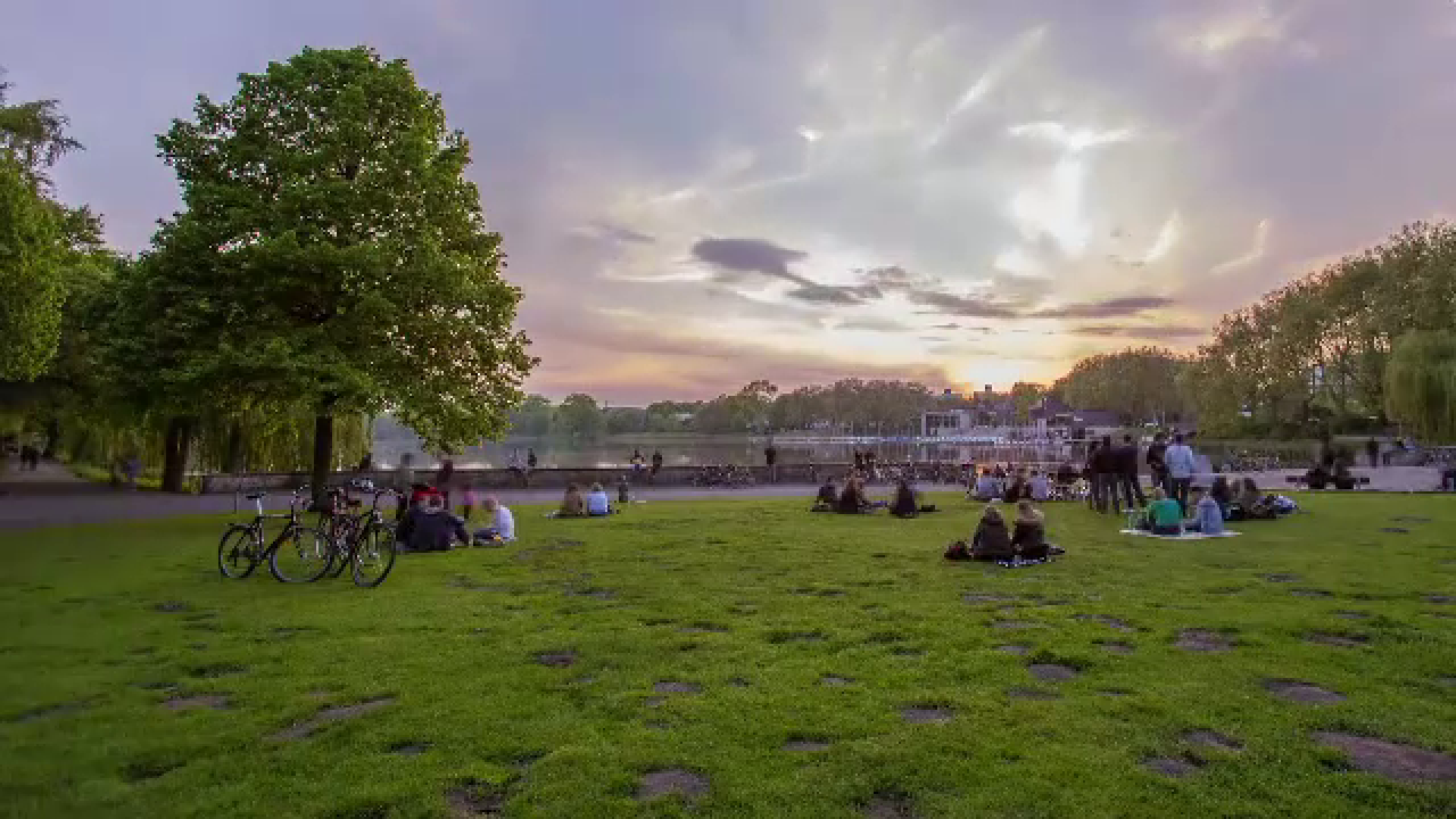 In anii '90, 3 din 5 nemti nu stiau ca orasul exista. E construit in jurul padurii, iar locuitorii se simt mereu in vacanta