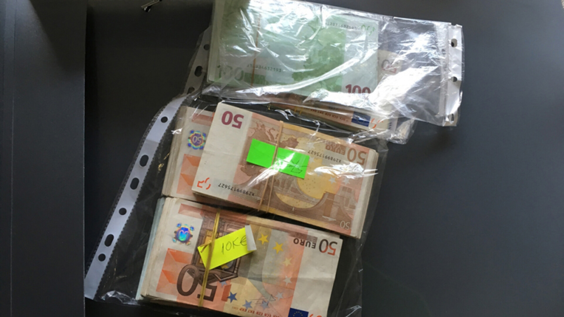 bani gasiti in casa la Ion Obloja