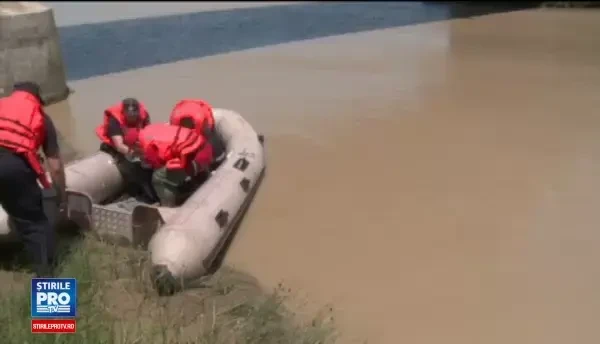 Salvarea miraculoasa a unui barbat care a cazut de la 20 de metri. Martorii sustin ca omul a sarit de pe un pod
