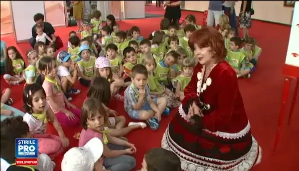 Bookfest 2016. Unul din 5 romani nu a citit niciodata o carte, iar pasionatii citesc doar noaptea. Ce romane se vand mai bine