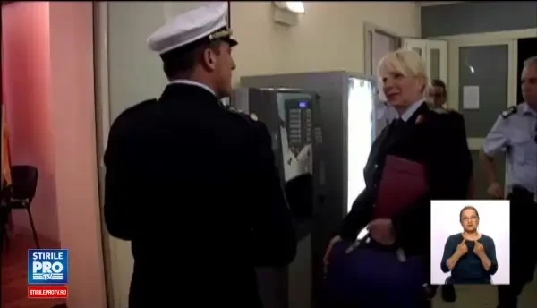 Imigrantii din Sicilia ii invata pe carabinieri engleza pentru a comunica mai bine: Predandu-le engleza invat si eu italiana