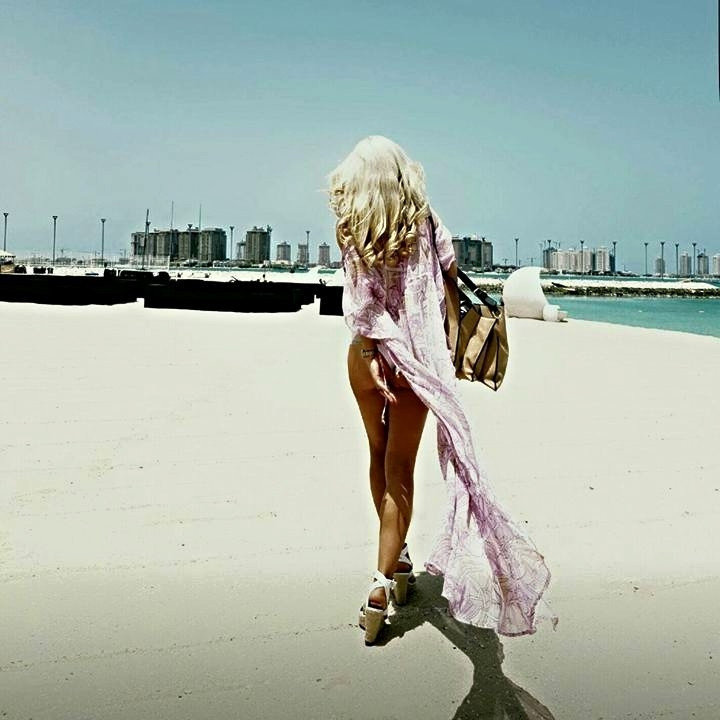 Chiar si dupa cinci sarcini are un abdomen plat si un trup de invidiat. Secretul prin care aceasta mama se mentine in forma