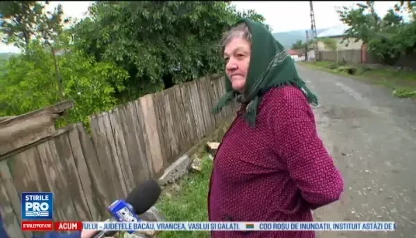 O tornada violenta a maturat o comuna din judetul Tulcea, in 5 minute. Furtuna a distrus case si a smuls copacii din radacini